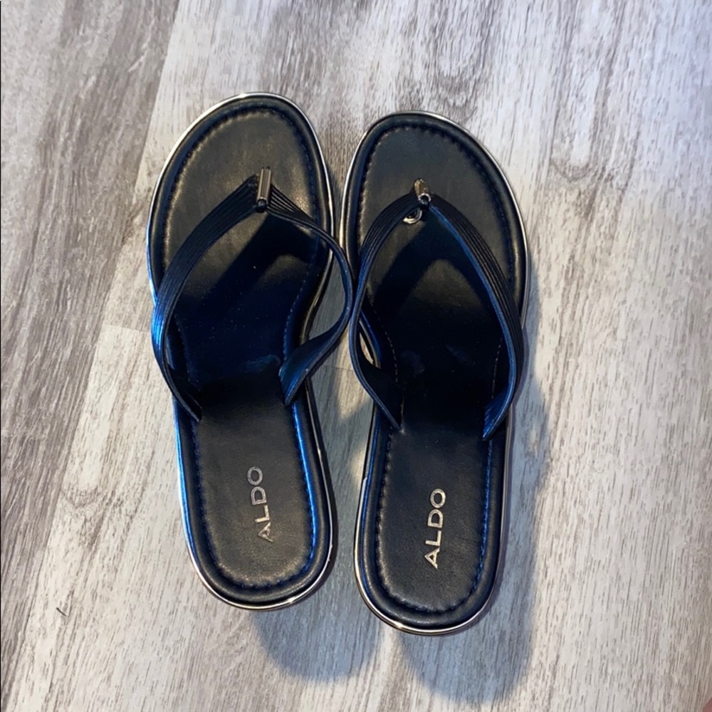 Aldo size 10, black platform sandals